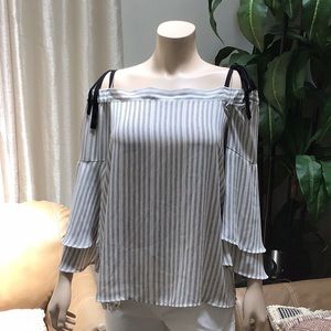 🌻 Loft cold shoulder striped bell sleeve blouse